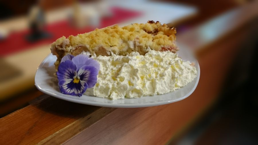 Kuchen mit Sahne
